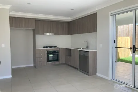 2/61 BISSCHOP ST, DECEPTION BAY, QLD 4508