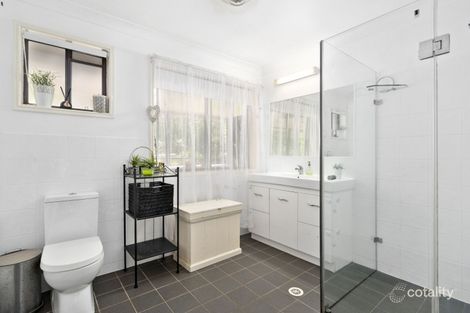Property photo of 9 Garrawin Court Clear Mountain QLD 4500