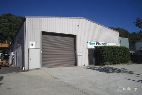 17 Strathmore Rd, Caves Beach, NSW 2281