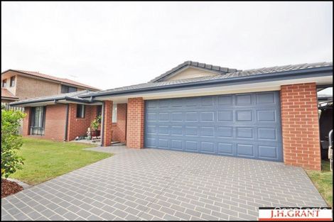 4 Winzear Dr, Kallangur, QLD 4503