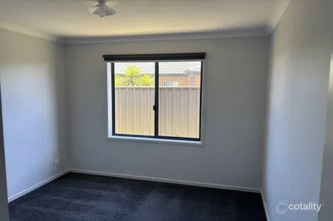 Property photo of 9 Kennelly Crescent Stratford VIC 3862