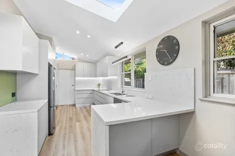 Property photo of 6 Karoom Avenue St Ives NSW 2075