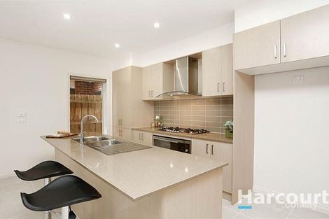 Property photo of 16 Riverside Drive South Morang VIC 3752