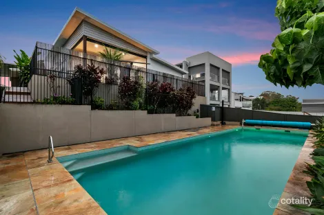 42 Hillyard St, Pialba, QLD 4655