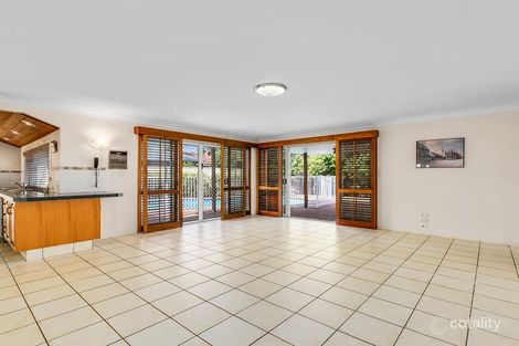 Property photo of 5 Village Low Road Benowa QLD 4217