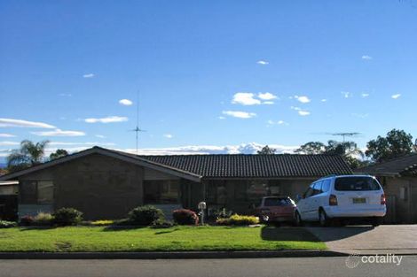 19 Barrallier Way, St Clair, NSW 2759