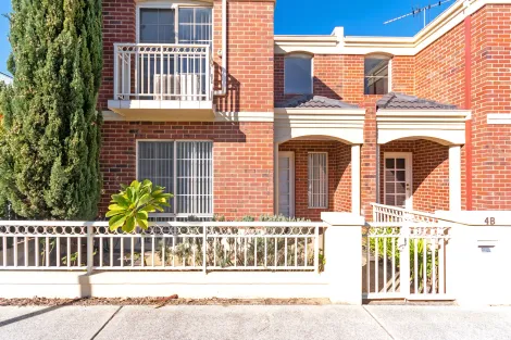 4b St Pauls Cres, Joondalup, WA 6027