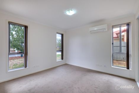 Property photo of 12 Ida Birchall Crescent Macgregor ACT 2615