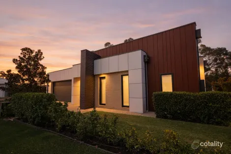 Property photo of 5 Rake Place Mildura VIC 3500