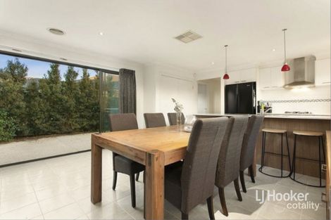 Property photo of 11 Foxall Walk Point Cook VIC 3030