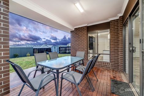 Property photo of 8 Laffan Street Coombs ACT 2611