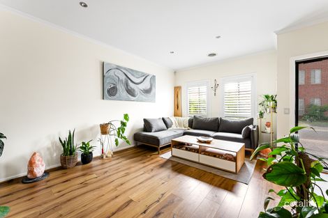 Property photo of 32 Balerno Circle Gowanbrae VIC 3043