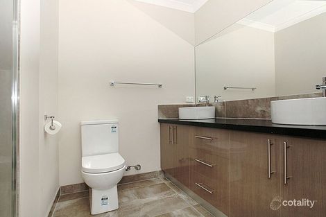 Property photo of 2/10 Pillar Road Wyndham Vale VIC 3024