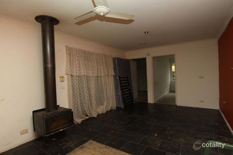 Property photo of 47 Hawkesbury Road Werribee VIC 3030