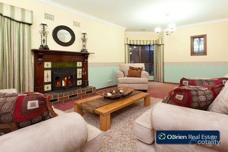 Property photo of 17 Royston Avenue Berwick VIC 3806
