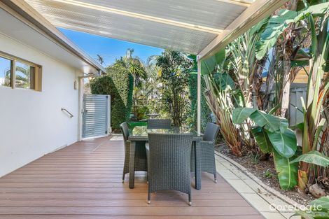 Property photo of 1/23 Drake Avenue Paradise Point QLD 4216