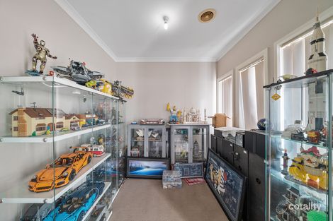 Property photo of 44 Olsen Retreat Caroline Springs VIC 3023