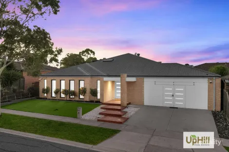 22 Yammerbook Way, Cranbourne East, VIC 3977