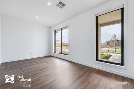 Property photo of 7 Scatter Road Fraser Rise VIC 3336