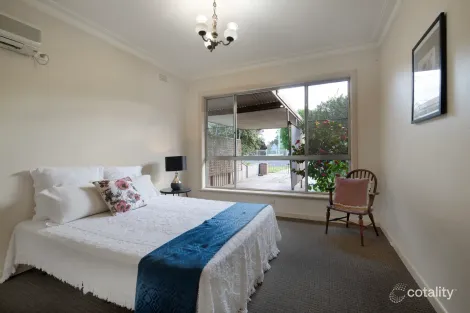 Property photo of 9 Oak Street Golden Square VIC 3555