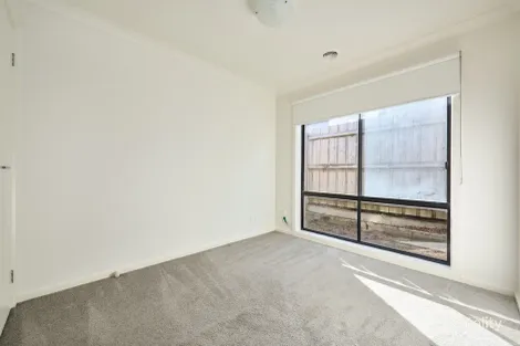 Property photo of 6 Ella Paige Place Carrum Downs VIC 3201