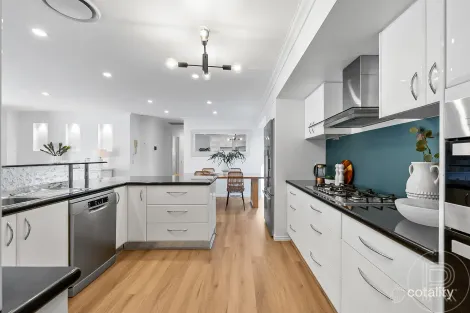 Property photo of 10 Rosella Street Parrearra QLD 4575