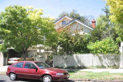 2 Cloverdale Ave, Toorak, VIC 3142