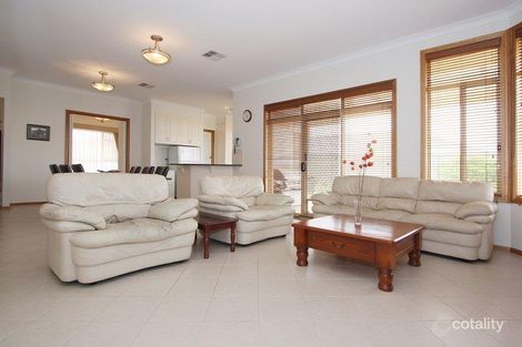 18 Falcon Dr, Hewett, SA 5118