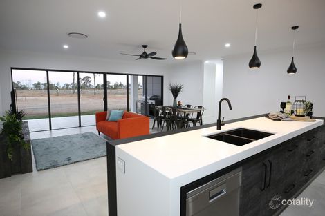Property photo of 27 Diamantina Drive Branyan QLD 4670