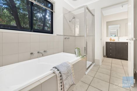 Property photo of 22 Lancely Green Caroline Springs VIC 3023