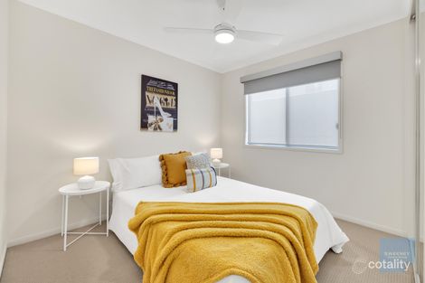 Property photo of 22 Lancely Green Caroline Springs VIC 3023