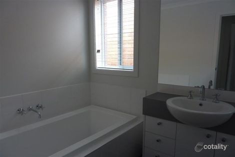 Property photo of 8 Central Avenue Pakenham VIC 3810