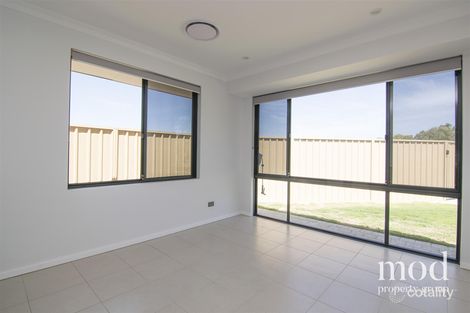Property photo of 25 Sunridge Close Caversham WA 6055