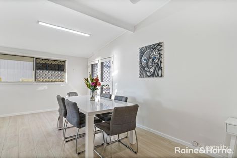 Property photo of 1 Greenslope Drive Green Point NSW 2251