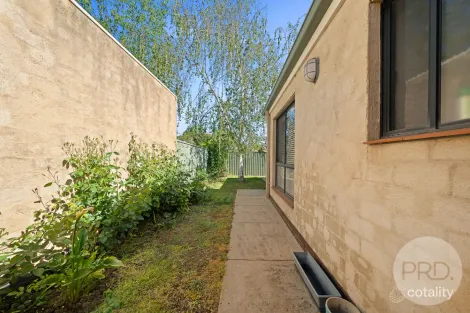 Property photo of 15 Galing Place Wagga Wagga NSW 2650