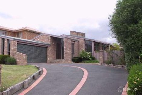 Property photo of 32 Buckingham Drive Rowville VIC 3178