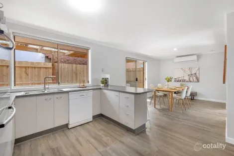 Property photo of 19 Thames Boulevard Werribee VIC 3030