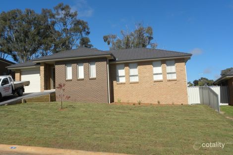 Property photo of 2 Henry Place Young NSW 2594