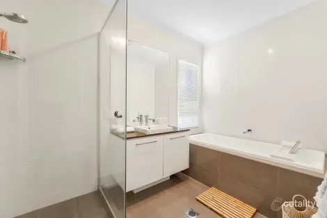 Property photo of 17 Belconnen Drive Pimpama QLD 4209