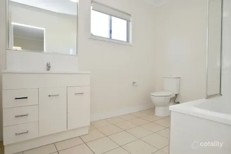 Property photo of 5/1 Collins Lane Kin Kora QLD 4680