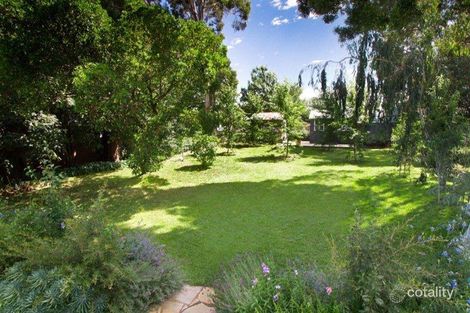 Property photo of 11 Noonan Grove Woodend VIC 3442