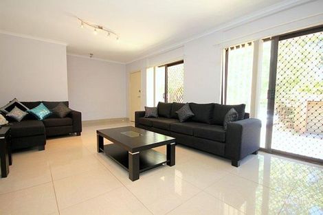 Property photo of 4/18 Chiswick Road Greenacre NSW 2190