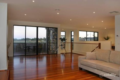 Property photo of 4 Canberra Avenue Berwick VIC 3806