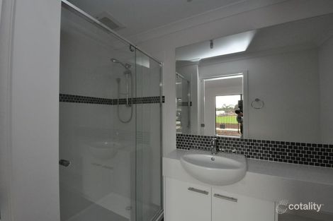 Property photo of 24 Lithgow Way Mooroolbark VIC 3138