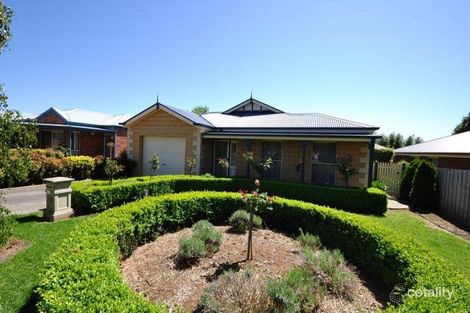 Property photo of 4 Rees Close Drouin VIC 3818