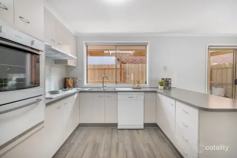 Property photo of 19 Thames Boulevard Werribee VIC 3030