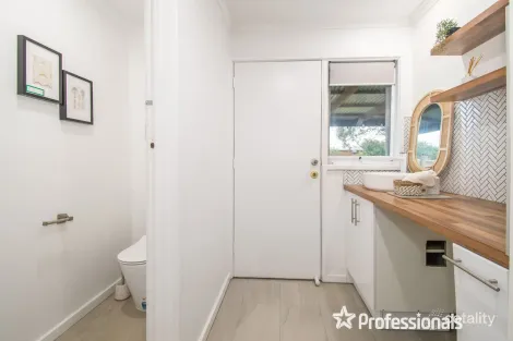 Property photo of 120 New Street Ringwood VIC 3134