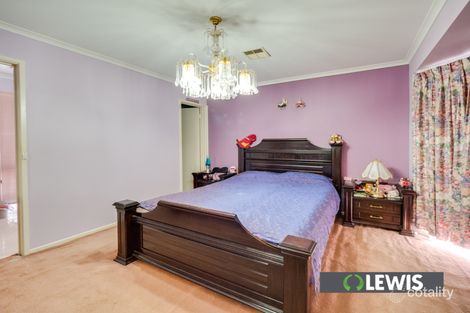 Property photo of 4 Acacia Close Meadow Heights VIC 3048