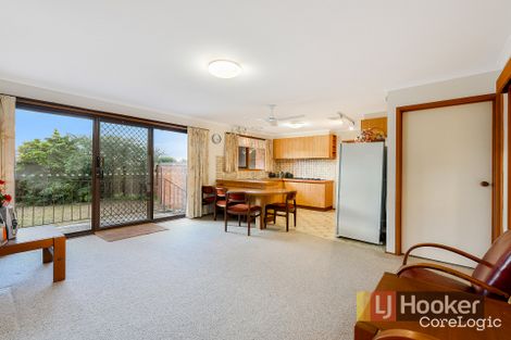 Property photo of 6 Avenel Place Endeavour Hills VIC 3802