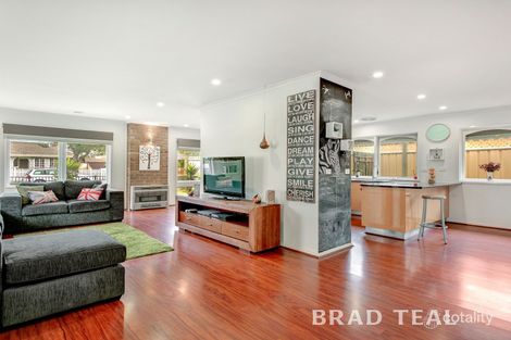 Property photo of 8 Revell Crescent St Albans VIC 3021